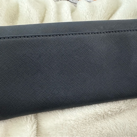 Michael Kors Navy blue wallet - Picture 4 of 5
